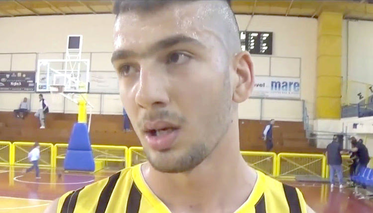 Ο Βαγγέλης Μαχαιριανάκης 