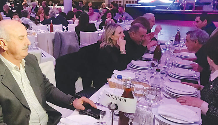 Ο κ. Λεμπιδάκης, μαζί με τον αδερφό του και τον πατέρα του, τιμήθηκαν από την ΕΑΣΥ Χανίων, για την μεγάλη δωρεά που έκαναν στην ΕΛ.ΑΣ. στην Κρήτη