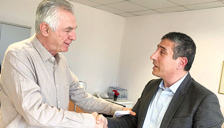 ο πρώην αντιδήμαρχος Πέτρος Ινιωτάκης με  τον δήμαρχο Περιστερίου κ. Ανδρέα Παχατουρίδη