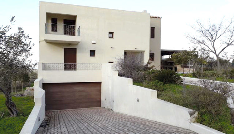 Ανταλλάσσουν εξοχική μεζονέτα με διαμέρισμα στην πόλη