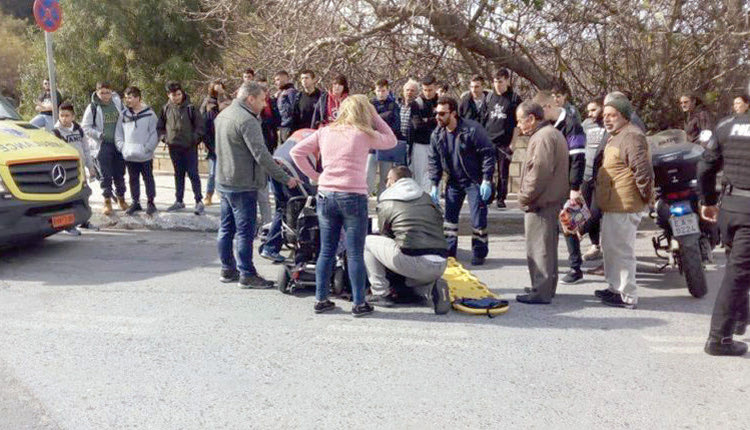 Τροχαίο ατύχημα σημειώθηκε χθες έξω από το Καπετανάκειο όπου η γνωστή ακτιβίστρια ΑμεΑ Γεωργία Ξημεράκη