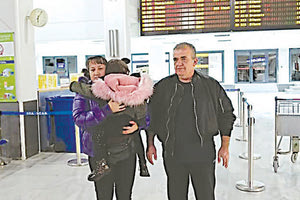 Οι γονείς της μικρής Μαρίνας κρατάνε στα χέρια τους το 4χρονο αγγελούδι και ετοιμάζονται για το ταξίδι της ζωής τους