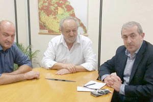 Ενημέρωση για την καταβολή αποζημιώσεων από τον ΕΛΓΑ είχε ο βουλευτής Ηρακλείου ΣΥΡΙΖΑ Σωκράτης Βαρδάκης κατά τη συνάντησή του με τον πρόεδρο του ΕΛΓΑ Φάνη Κουρεμπέ.