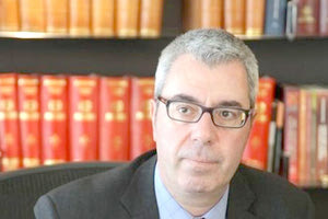 “Δεν μπορεί να έχει σωστή κρίση και τις δύο φορές”