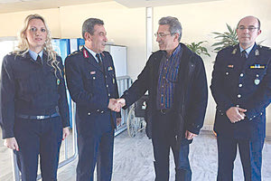 Μοίρασαν είδη ανάγκης