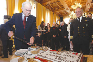 Πίτες με… άρωμα εκλογών