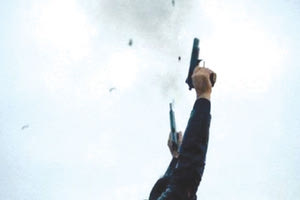 Καρφώθηκε… σφαίρα στον ώμο του!