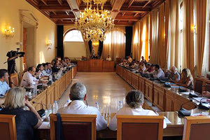 η πλειοψηφία των μελών του Δημοτικού Συμβουλίου