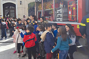 Οι μαθητές έγιναν... πυροσβέστες