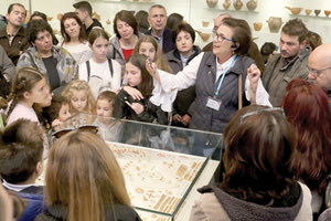 Στο Αρχαιολογικό Μουσείο Ηρακλείου με τη γνωστή εθελόντρια Αθηνά Σφακάκη, να κάνει την ξενάγηση.