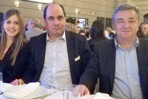 έκοψαν την πίτα τους τα μέλη και οι φίλοι του Πολιτιστικού-Φυσιολατρικού  και Εκδρομικού Συλλόγου "Η Χαραυγή"