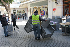 Οι παράνομες κατασκευές καταστημάτων καφέ