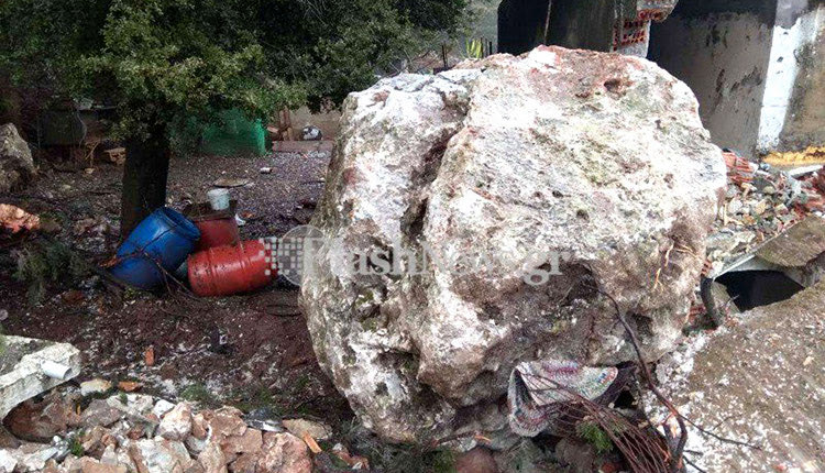 Έπεσε ο βράχος στο σπίτι της και κατεδάφισε την κουζίνα  που μαγείρευε