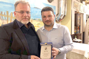 Ο κ. Μπουνάκης τιμήθηκε από τον ΟΦΗ