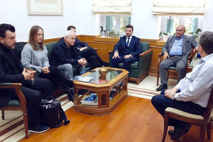 Συνάντηση του Περιφερειάρχη με στελέχη της Μελετητικής Εταιρείας για το Αθλητικό Κέντρο στη Δαμάστα