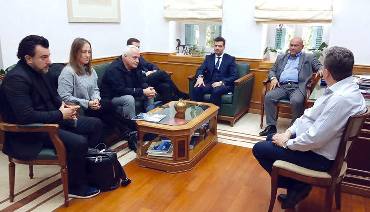 Συνάντηση του Περιφερειάρχη με στελέχη της Μελετητικής Εταιρείας για το Αθλητικό Κέντρο στη Δαμάστα