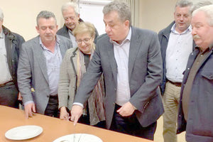 Την πρωτοχρονιάτικη πίτα του έκοψε  το Αναπτυξιακό Κέντρο Ορεινού Μυλοποτάμου-Μαλεβιζίου (ΑΚΟΜΜ) ο «Ψηλορείτης».