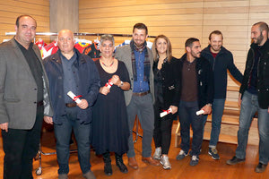 Ορισμένοι από τους προπονητές του ΠΟΗ “Κάστρο” που βραβεύτηκαν, με τον δήμαρχο Αρχανών - Αστερουσίων κ. Κοκοσάλη