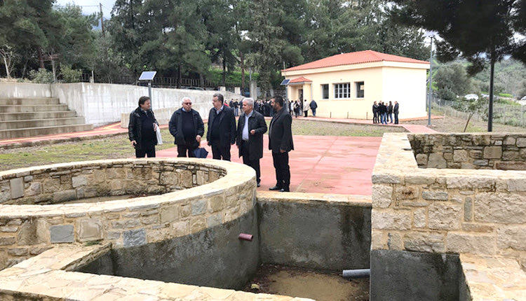 Τα εγκαίνια του μουσείου Οίνου και Αμπέλου έγιναν από τον περιφερειάρχη Κρήτης Σταύρο Αρναουτάκη, τον δήμαρχο Μαλεβιζίου Κώστα Μαμουλάκη