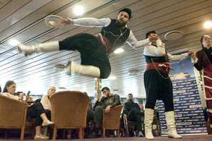 Παραδοσιακοί όμορφοι κρητικοί χοροί από την Πολιτιστική Ένωση “Κρήσσες" και τον Χορευτικό Όμιλο “Δικταίοι – Καστρινοί”