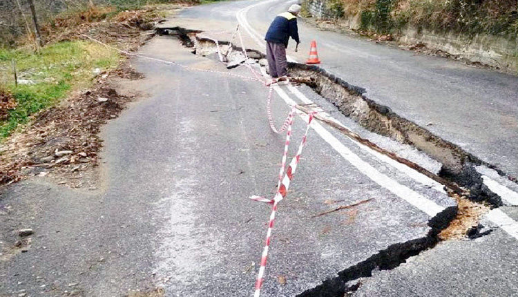 καταστροφές που προκάλεσαν οι συνεχείς βροχοπτώσεις