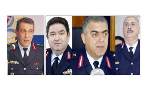 Ο Σήφης Κανακουσάκης και οι Μ. Καραμαλάκης, Α. Δασκαλάκης και Κ. Λα-γουδάκης που συνεχίζουν μετά τις κρίσεις στην ΕΛ.ΑΣ.