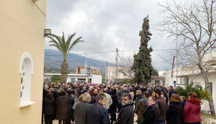 στην κηδεία του ζευγαριού στον Κρούστα