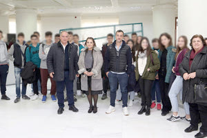 Μαθητές και μαθήτριες του 2ου Γενικού Λυκείου Ηρακλείου επισκέφθηκαν το Επιμελητήριο Ηρακλείου και γνώρισαν την επιχειρηματικότητα