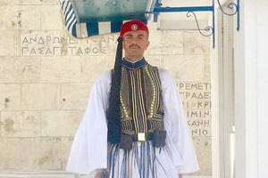 Ο άτυχος εύζωνας, Σπύρος Θωμάς