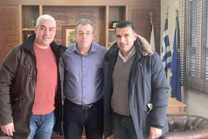 Με τον αρχηγό της Πυροσβεστικής, αντιστράτηγο Β. Ματθαιόπουλο, και τον υπαρχηγό του Σώματος, αντιστράτηγο Στ. Καλοκούρη, συντήθηκαν τα μέλη της Ένωσης Υπαλλήλων Πυροσβεστικού Σώματος Περιφέρειας Κρήτης