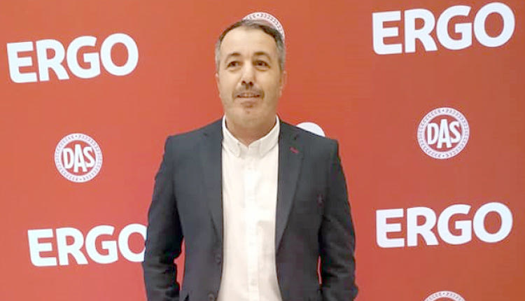 Για το κοινωνικό του έργο βραβεύτηκε ο εμπνευστής και δημιουργός της Κίτρινης Αποστολής, Δημήτρης Αποστολάκης στο Μέγαρο Μουσικής Αθηνών