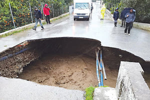 Η κακοκαιρία… κατάπιε τις υποδομές της Κρήτης