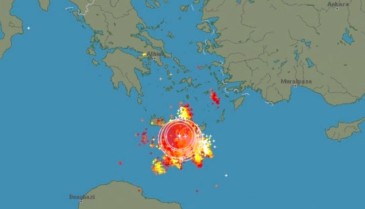 Οι κεραυνοί “εξαφάνισαν” την Κρήτη από τον χάρτη