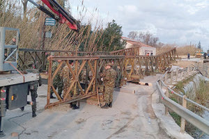 Τοποθετήσεις στρατιωτικών γεφυρών στις πληγείσες περιοχές των Χανίων με προσωπικό από τα Τάγματα Μηχανικού 747 και 725
