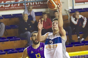 Φάση από το ματς του «Ηράκλειο» με τον ΑΟΚ Χανιά