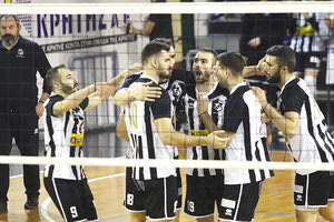 Η ομάδα βόλεϊ του ΟΦΗ