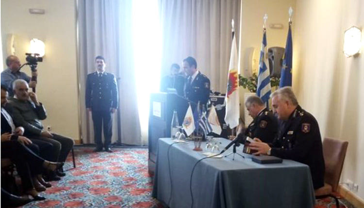 η τελετή παράδοσης παραλαβής της περιφερειακής διοίκησης της Πυροσβεστικής στην Κρήτη από τον υποστράτηγο (ε.α) Ιωάννη Μαραγκάκη στον νέο περιφερειάρχη του Σώματος στο νησί αρχιπύραρχο Νίκο Λαγουδάκη