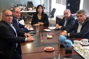 Από τη συνάντηση της υπουργού Τουρισμού κα Έλενας Κουντουρά και των εκπροσώπων της Πανελλήνιας Ομοσπονδίας Εργαζομένων στον Επισιτισμό -Τουρισμό