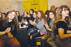 Μια βραδιά γεμάτη κέφι διοργάνωσαν οι γυναικείες ομάδες ποδοσφαίρου του Εργοτέλη