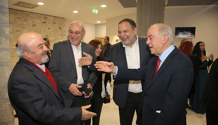 Ο δήμαρχος κ. Λαμπρινός, με τον τέως δήμαρχο, Γ. Κουράκη, και τον δήμαρχο Βιάννου, κ. Μπαριτάκη
