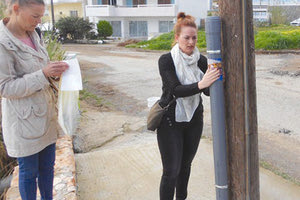 Έβαλαν ταΐστρες για γάτες