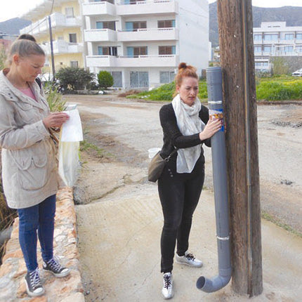Έβαλαν ταΐστρες για γάτες