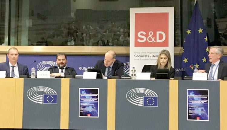 Ομιλία Καράτζη σε ευρωπαϊκό φόρουμ