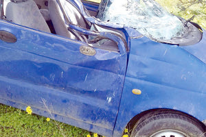 ένας άνθρωπος έχασε τη ζωή του σε τροχαίο ατύχημα και μια 23χρονη τραυματίστηκε σοβαρά την περιοχή του Ορεινού Σητείας