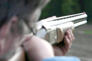 πυροβόλησε