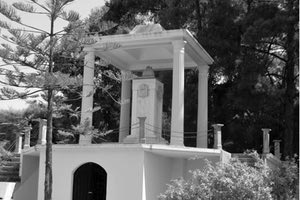 Το μνημείο των 118 εκτελεσμένων στον ποταμό Κερίτη.