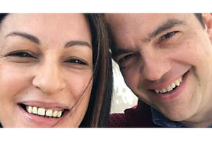 μια selfie με τον Αλέξη Τσίπρα από τις αναρτήσεις της Μυρσίνης Λοΐζου