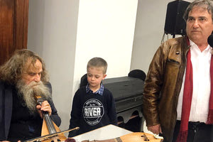 Ο Λουδοβίκος εκθέτει… Ψαραντώνη