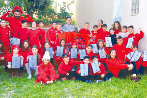 Οι Πρωταθλητές με τους προπονητές τους