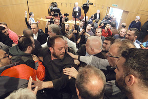 Ένταση και ξύλο στη συνεδρίαση της ΓΣΕΕ